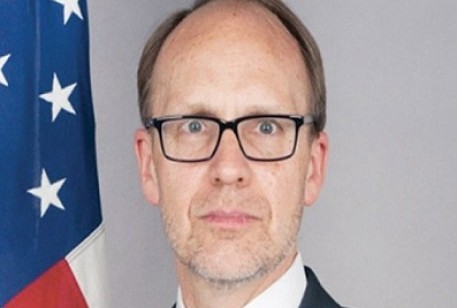 السفير الأمريكي في العراق، دوغلاس سليمان