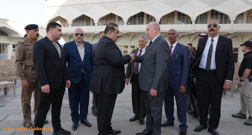 أسامة عبد العزيز النجيفي