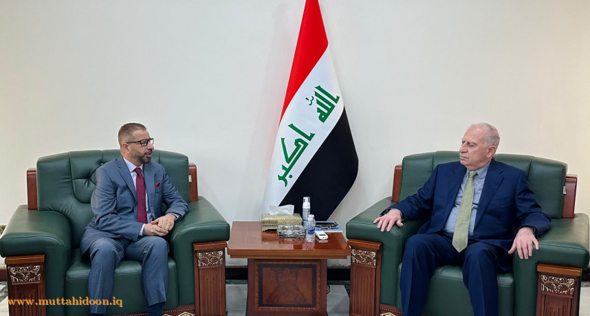 أسامة عبد العزيز النجيفي