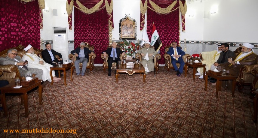 السيد أسامة النجيفي يزور المجمع الفقهي العراقي