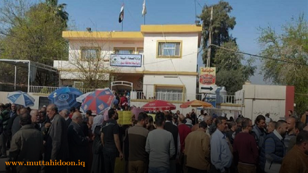​العشرات من موظفي صحة نينوى يعتصمون
